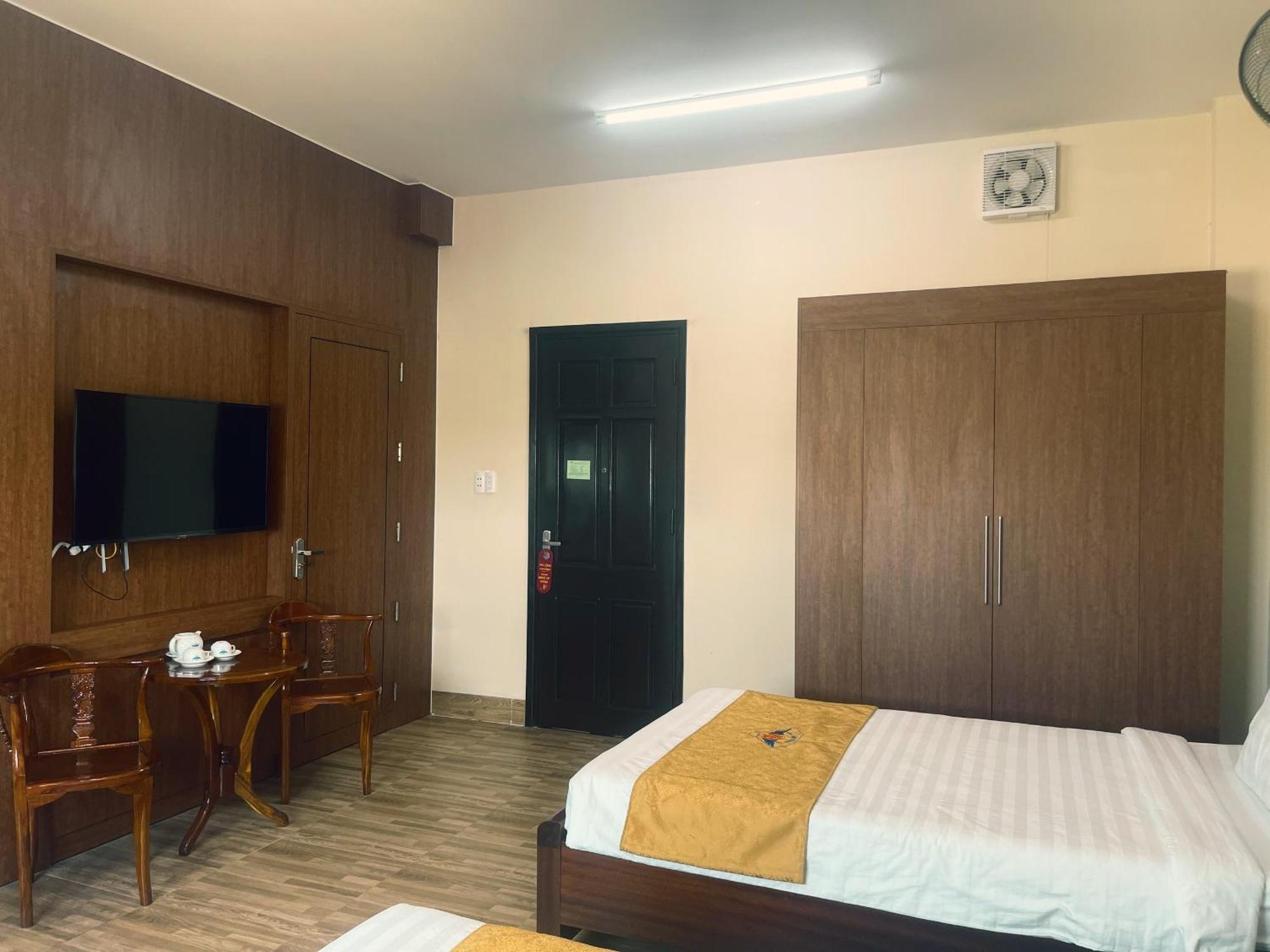 Khach San Hoa Binh Quang Tri Hotel Dong Ha Екстериор снимка